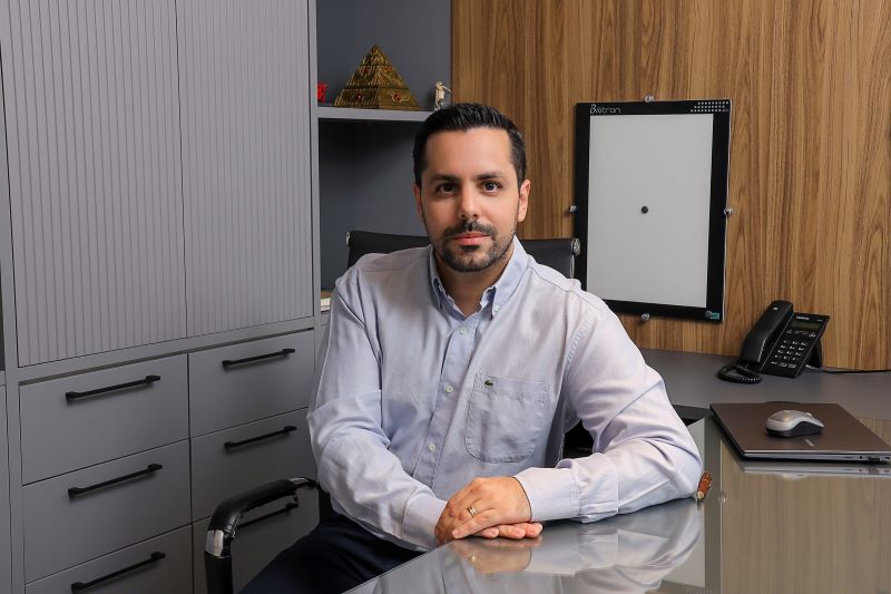 Dr. Richel Menezes de Almeida